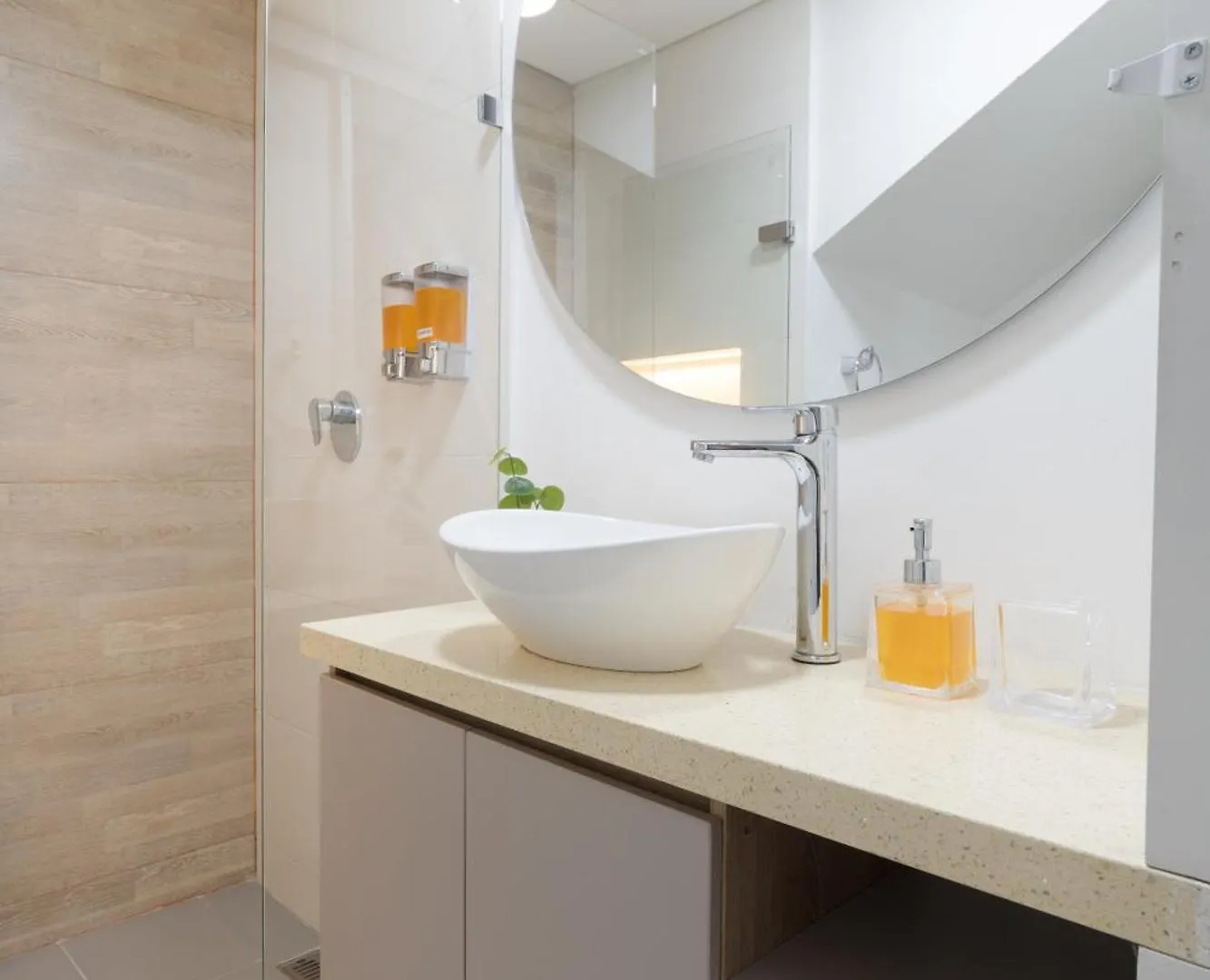Lleras Park Apartments 麦德林