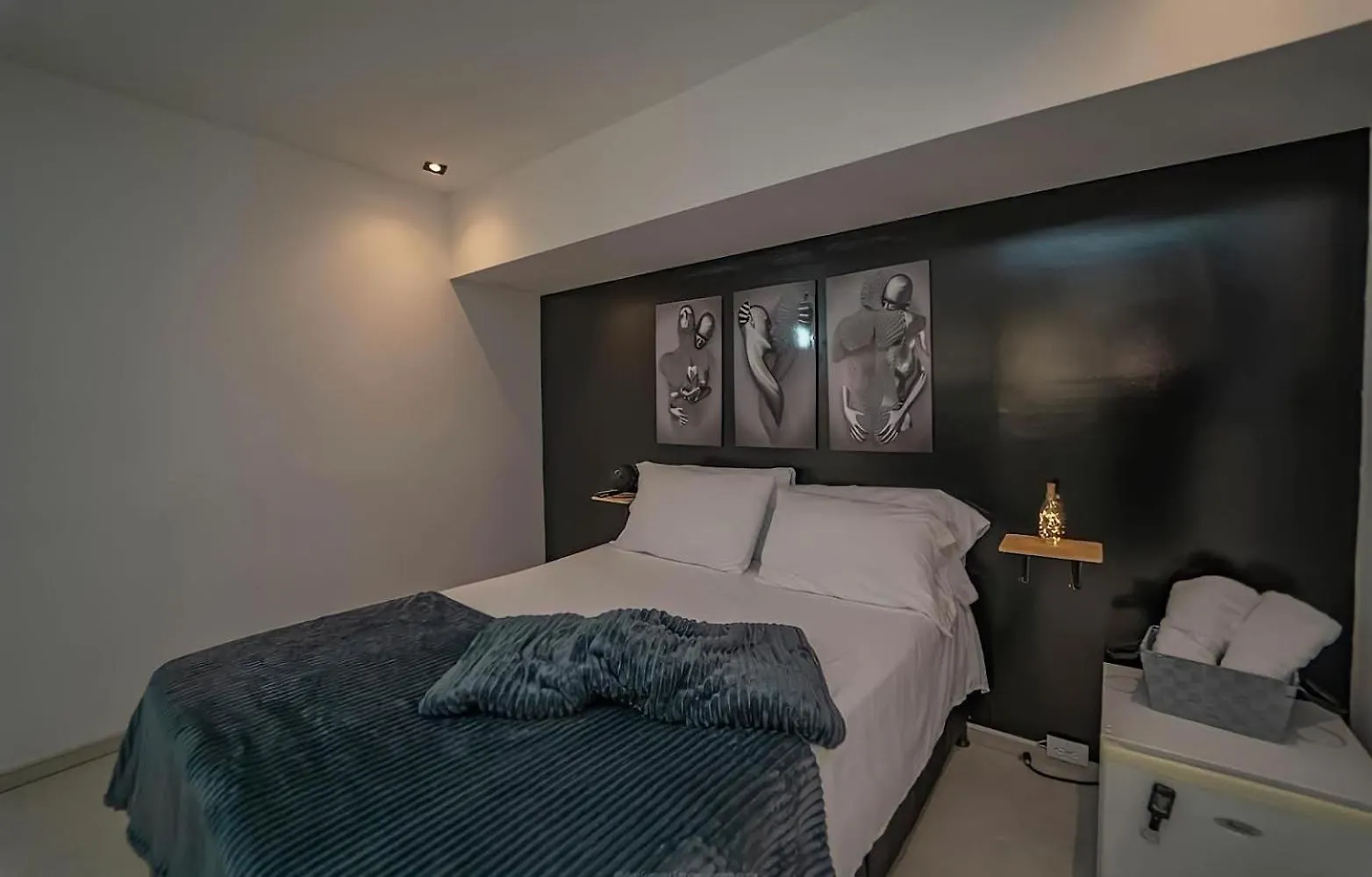 Lleras Park Apartments 麦德林