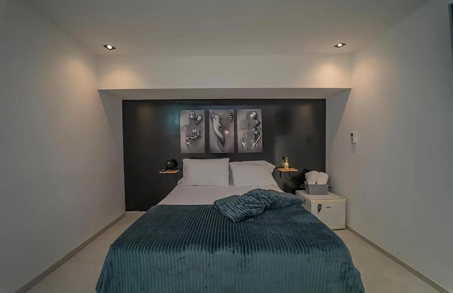 Lleras Park Apartments 麦德林