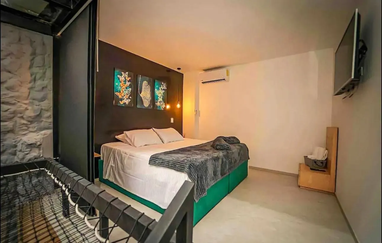 Lleras Park Apartments 麦德林