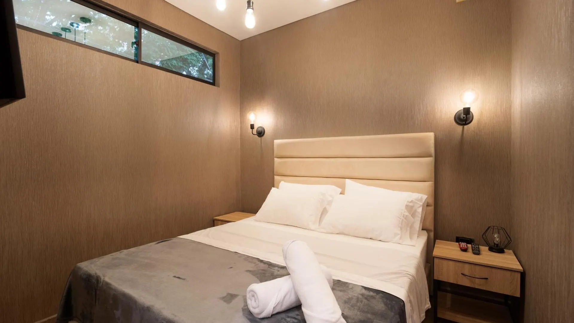 Lleras Park Apartments 麦德林