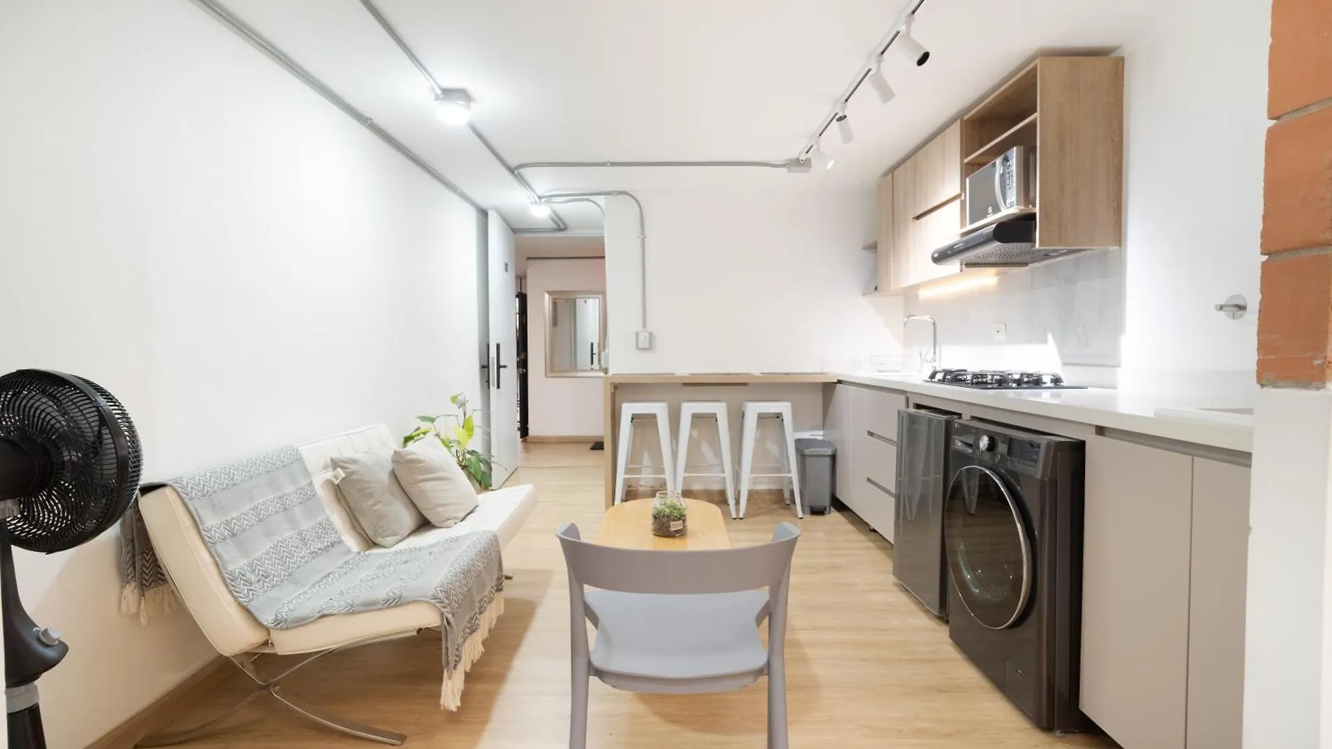 Lleras Park Apartments location